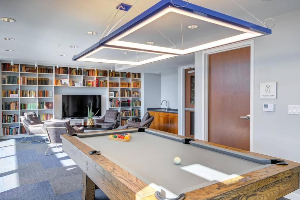 Downtown Luxury Suite Minutes From Everything 볼티모어 외부 사진