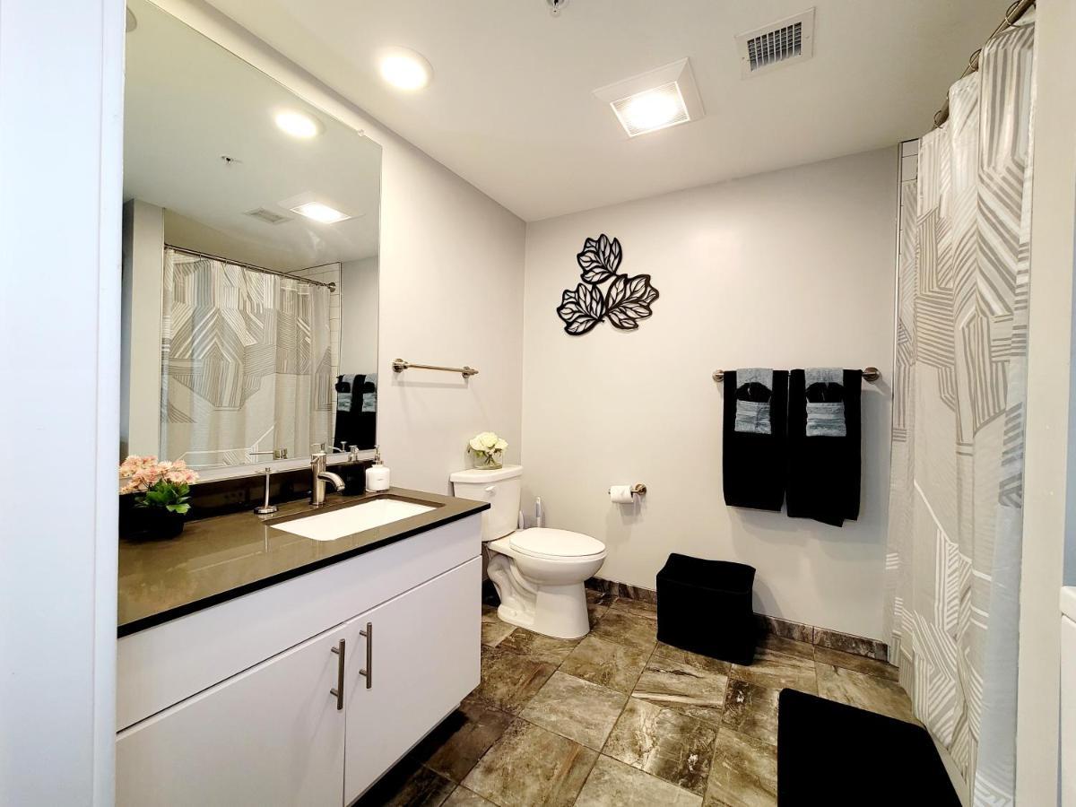 Downtown Luxury Suite Minutes From Everything 볼티모어 외부 사진