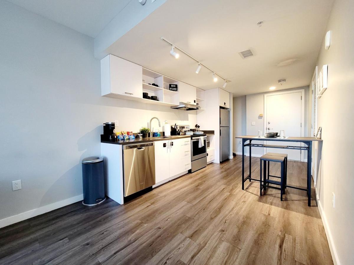 Downtown Luxury Suite Minutes From Everything 볼티모어 외부 사진